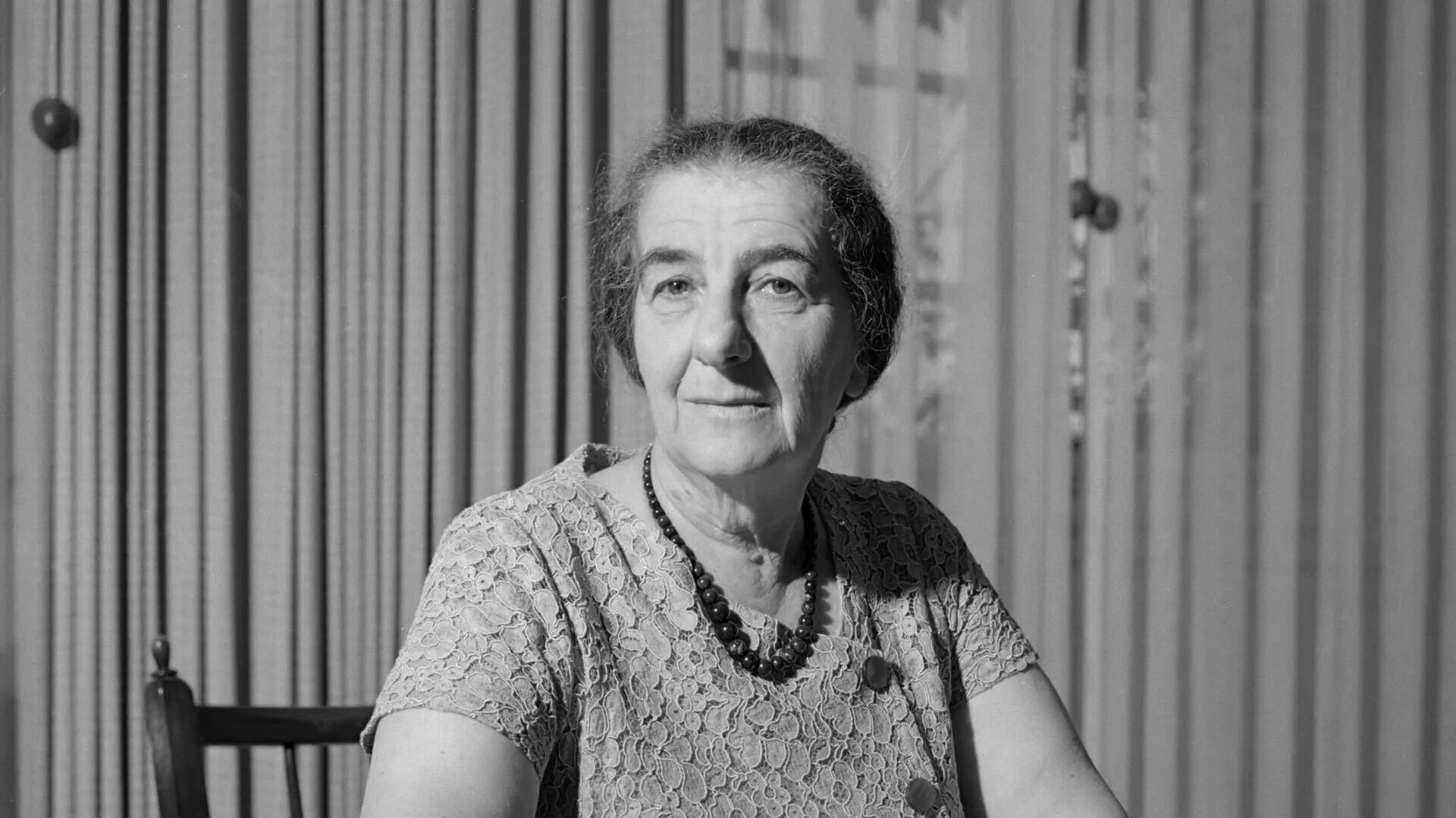 Голден мейер премьер министр израиля. Голден мейер премьер министр израиля. Премьер-министр израиля женщина голда меир. Премьер-министр израиля женщина голда меир. Голда меир в молодости.