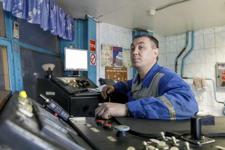 Кемеровская область вакансии машиниста. Машинист вагоноопрокидывателя 5 разряда рефтинский. машинист вагоноопрокидывателя. добрый машинист. помощник машиниста вагоноопрокидывателя.