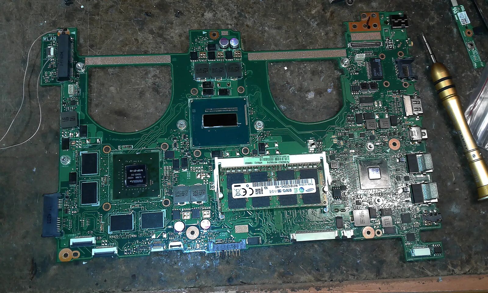 Asus n550j. Мультиконтроллер у асус n550jv. asus n550jv ssd m2. asus n76vz материнская плата. asus n56jn мультиконтролер.