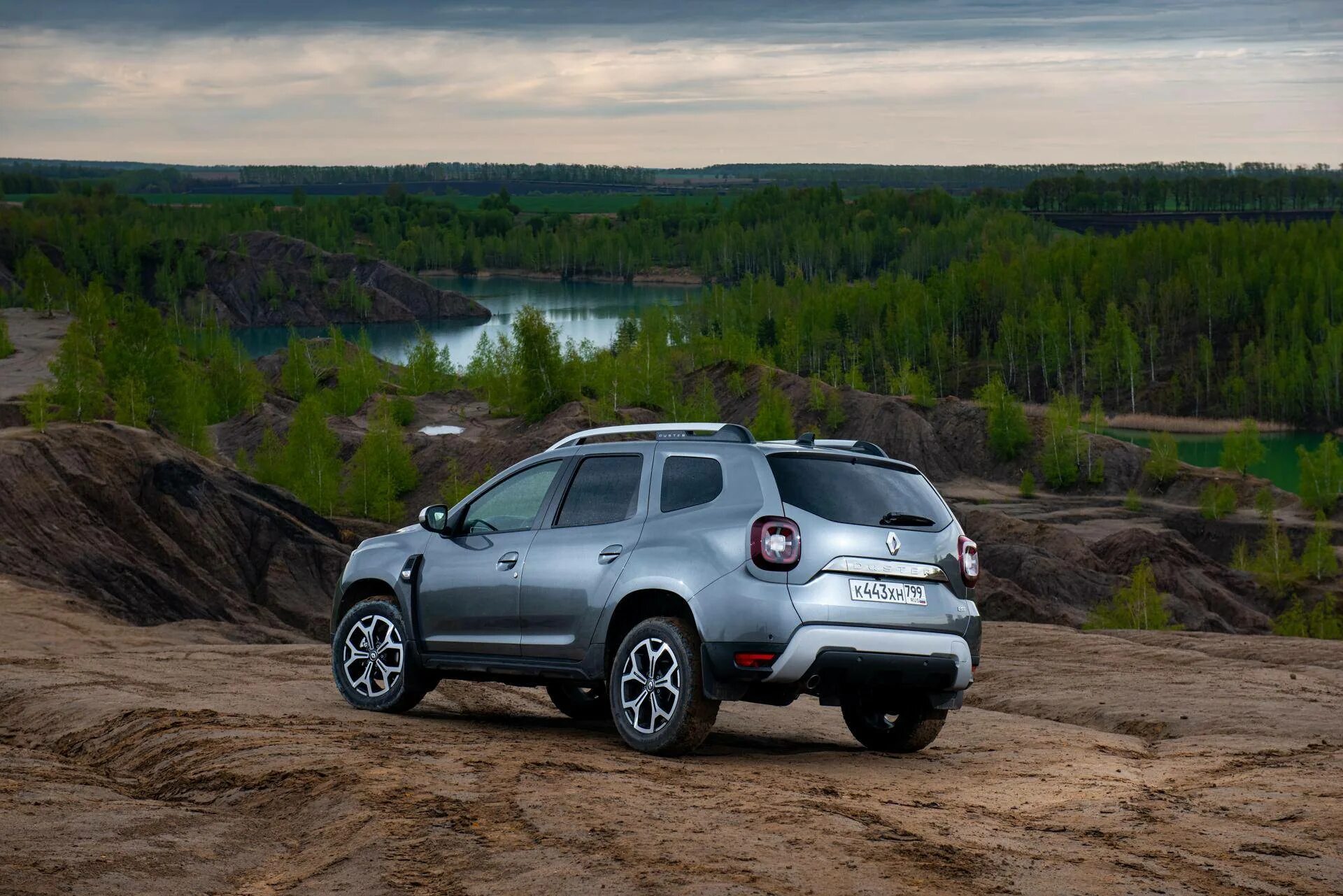 Тест драйв дастера. Рено Дастер 2021. Renault Duster тест драйв. Рено Дастер в новом кузове тест драйв. Renault Duster Dakar природа.