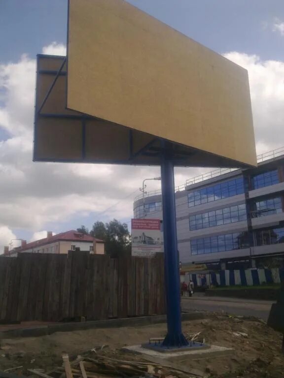 Изготовление рекламных щитов. Треугольный рекламный щит. Чертеж рекламного щита суперсайт. Изготовление рекламных щитов. Пустой рекламный щит.