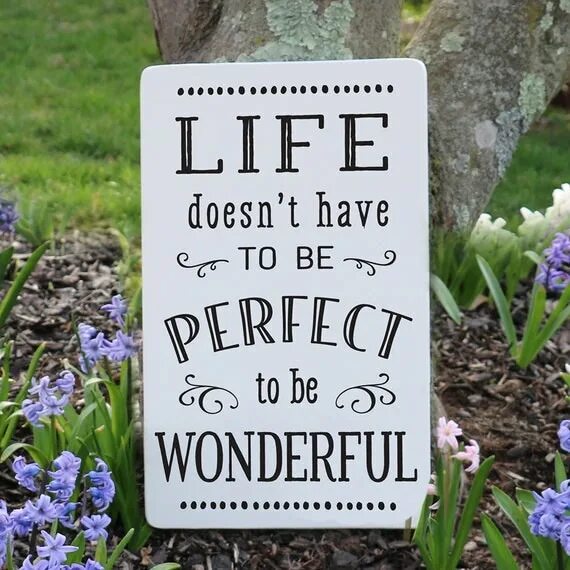 A doesn t lives c lives. Поместить глагол в поавельгой фор. Правило present simple. Present simple грамматика для детей. A doesn t lives c lives.