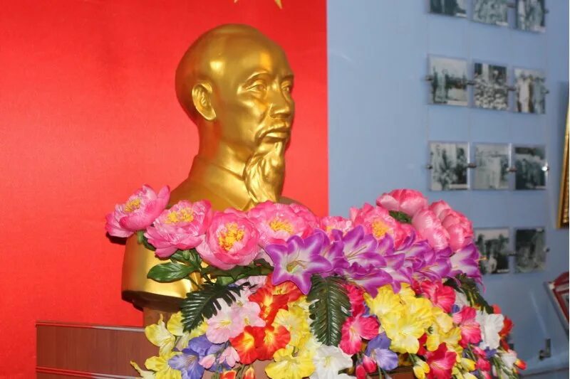 Хо ши мина 19. Хо ши мина ульяновск. памятник хо ши мина ульяновск.