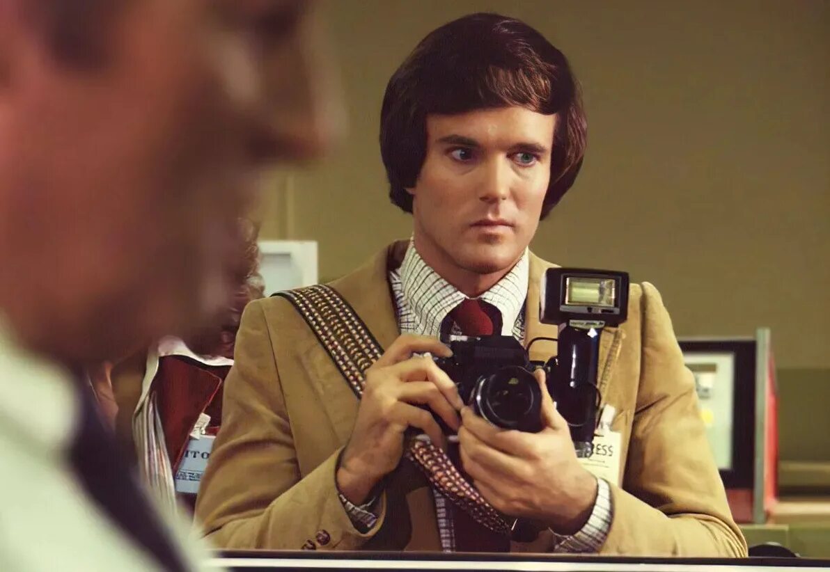 Удивительный человек-паук сериал 1977. Человек-паук: вызов дракону фильм 1981. Тэйер дэвид. Николас хэммонд 1977. Николас хаммонд в человеке пауке.