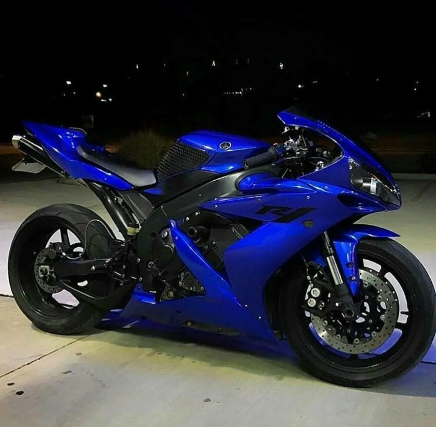 Покажи картинки мотоцикла. Yamaha YZF r1 2004. Yamaha r1 2022. Спортбайк Ямаха r1. Ямаха р1 2008.