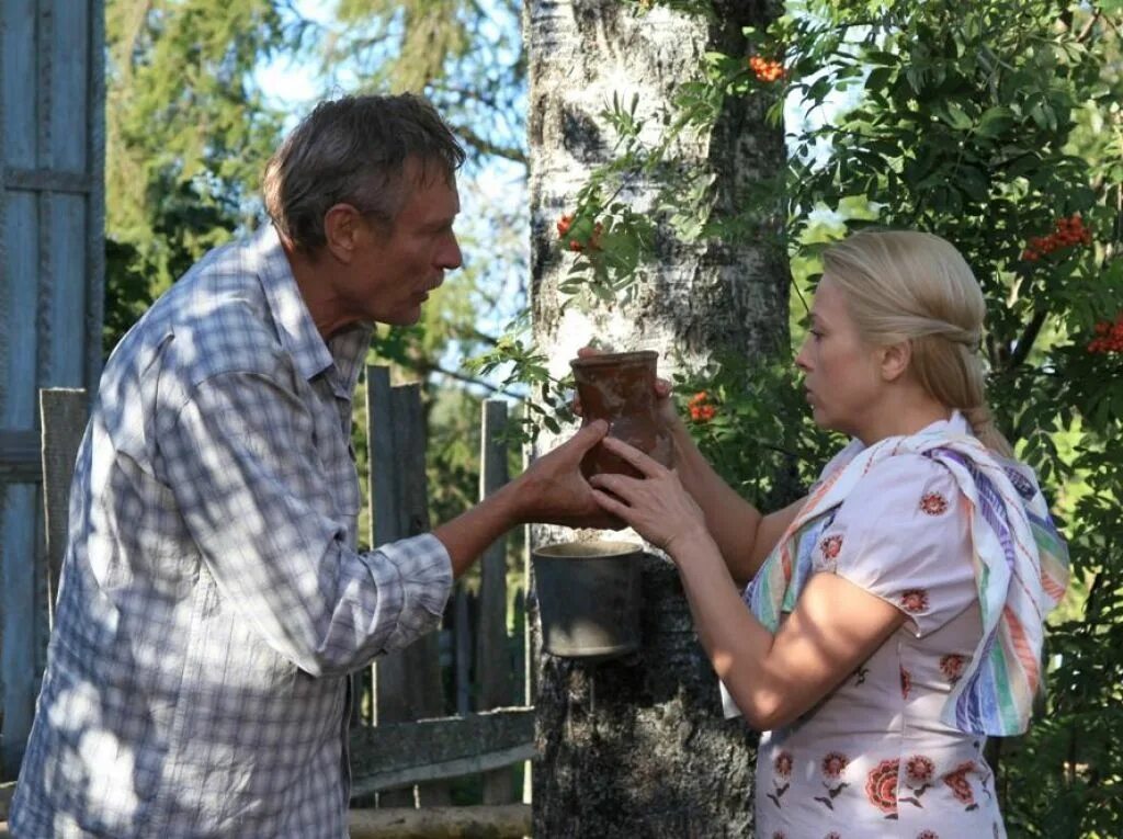 Декольте Анны Легчиловой – Манна Небесная (2011)
