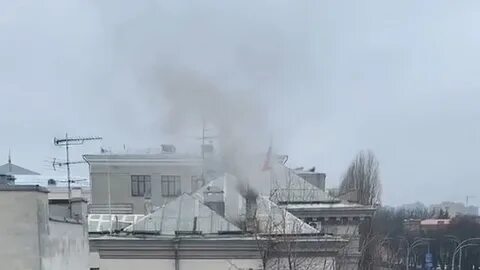 Дым повалил