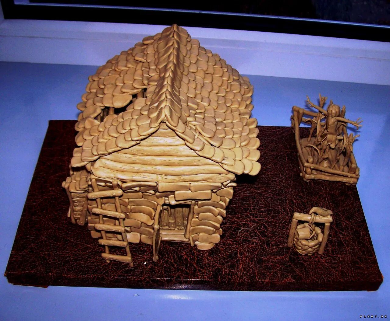 Домик из пластилина. Макет дома славян 4 класс. Макет дома славян 4 класс. Модель русской избы. Макет дома славян.