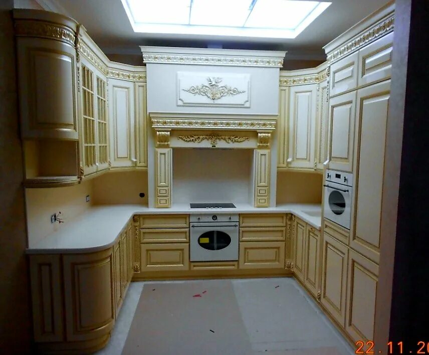 Кухня венеция угловая фабрика фараон. Мебель гойты кухни. Кухонные гарнитуры в кчр. Кухня элиза люкс. Карачаевское подворье.