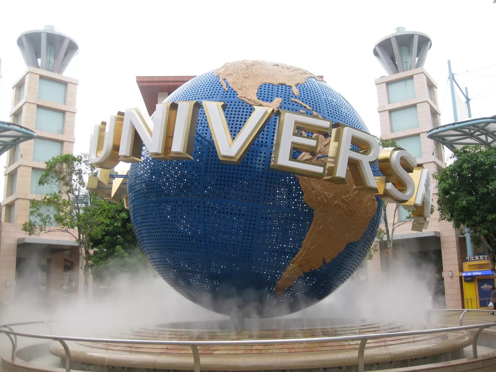 Парк развлечений юниверсал в сингапуре. Universal studios singapore. Сентоза сингапур юниверсал. Парк универсал студиуссингапур. Universal studios singapore.