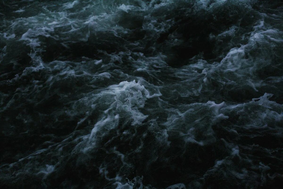 Эстетика фон темный. Темное море. темные воды. темное море эстетика. темная эстетика.