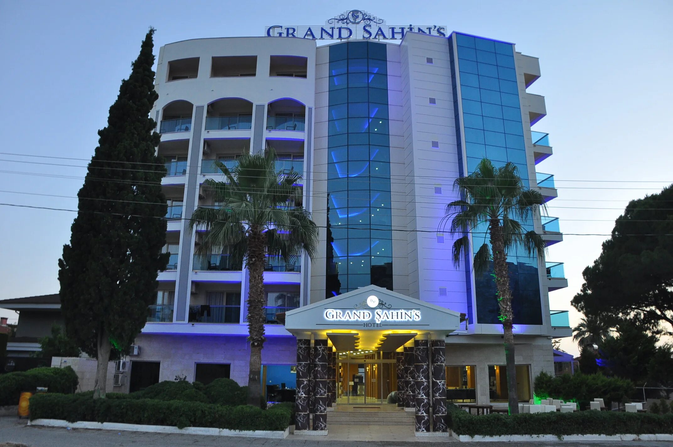 Кушадасы 5 звезд. Grand sahin 4*. grand sahin&#039;s hotel 4. grand sahins hotel 4 турция кушадасы. green gold hotel 4 кушадасы.