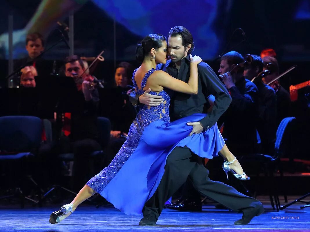 Аргентинское танго кумпарсита. Аргентинское танго видео мировые исполнители. Аргентинское танго видео мировые исполнители. Влада захарова танго. Танцы со звездами кумпарсита.