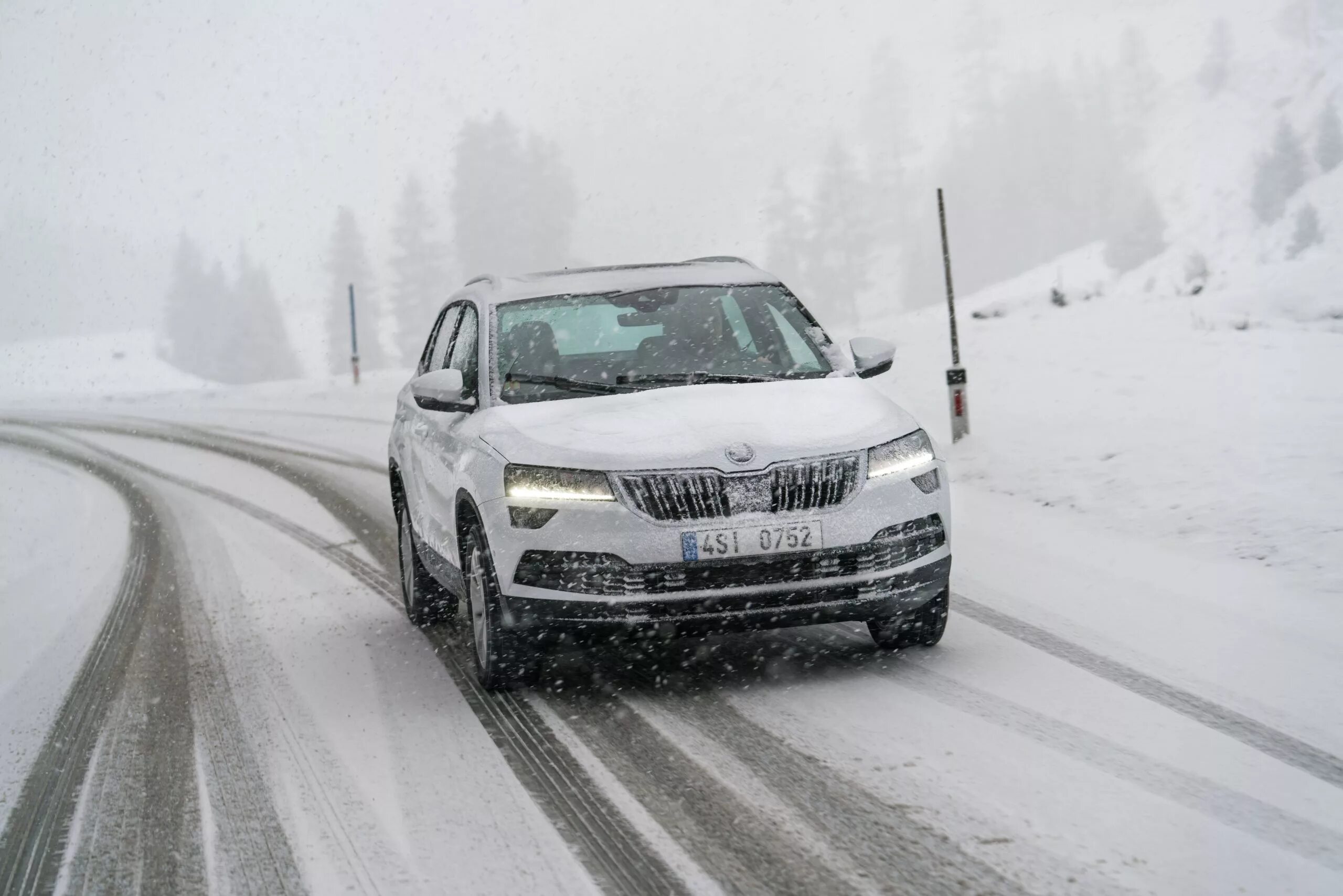 Skoda Kodiaq Winter. Шкода Кодиак на снегу. Шкода Кодиак зимой. Шкода Карок полный привод.