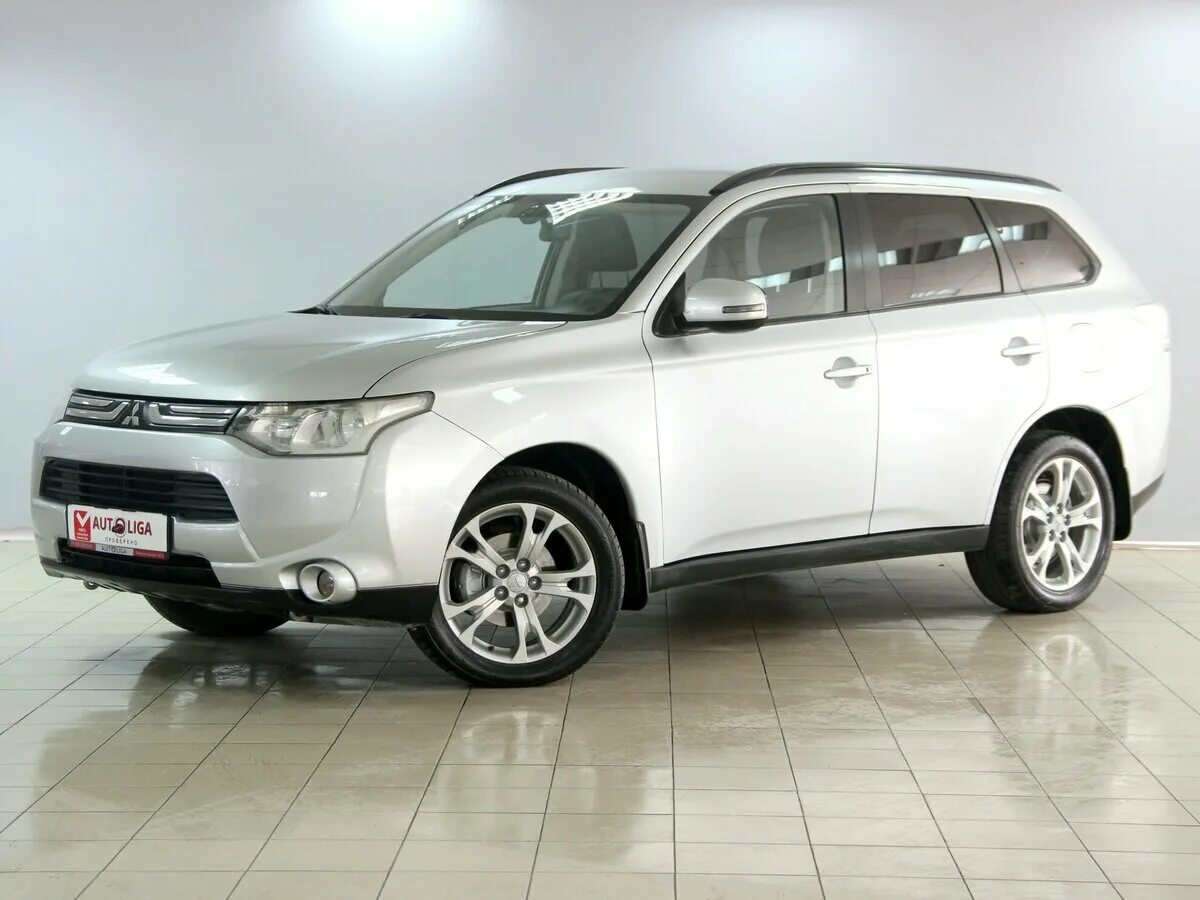 Mitsubishi Outlander 2013. Mitsubishi Outlander 2013 4wd. Outlander 3 2013. Mitsubishi Outlander 2013 кузов. Купить митсубиси аутлендер 2013