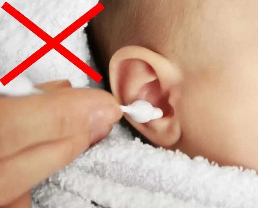 Как чистить уши новорожденному
