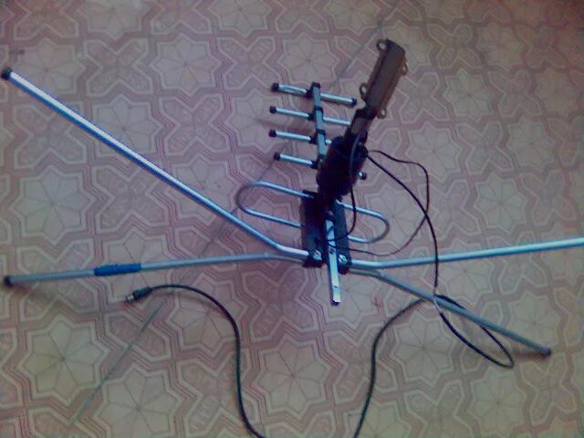 Усилитель tv rotating antenna uhf-vhf power. Антенна китай. Китайские антенны. Китайская антенна для телевизора. Zd 138g антенна.