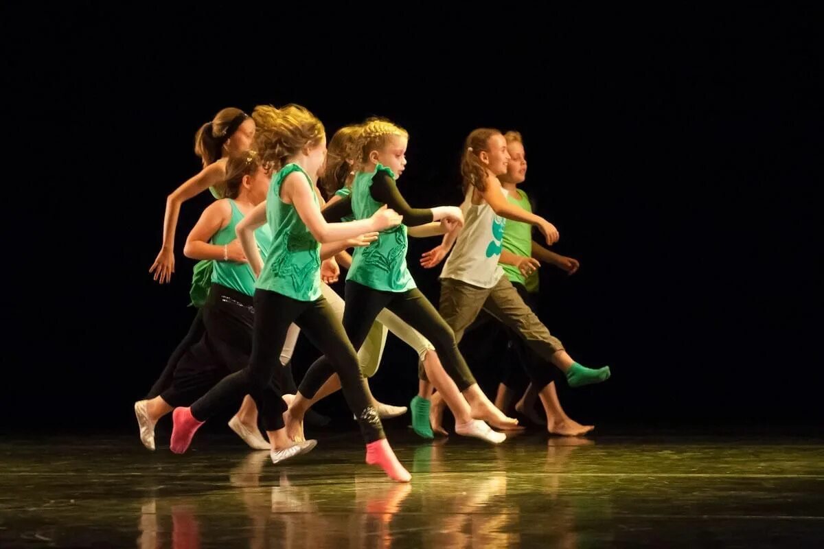 Современные танцы. Детская современная хореография. Детские современные танцы. Современный эстрадный танец. Детский современный танец под музыку