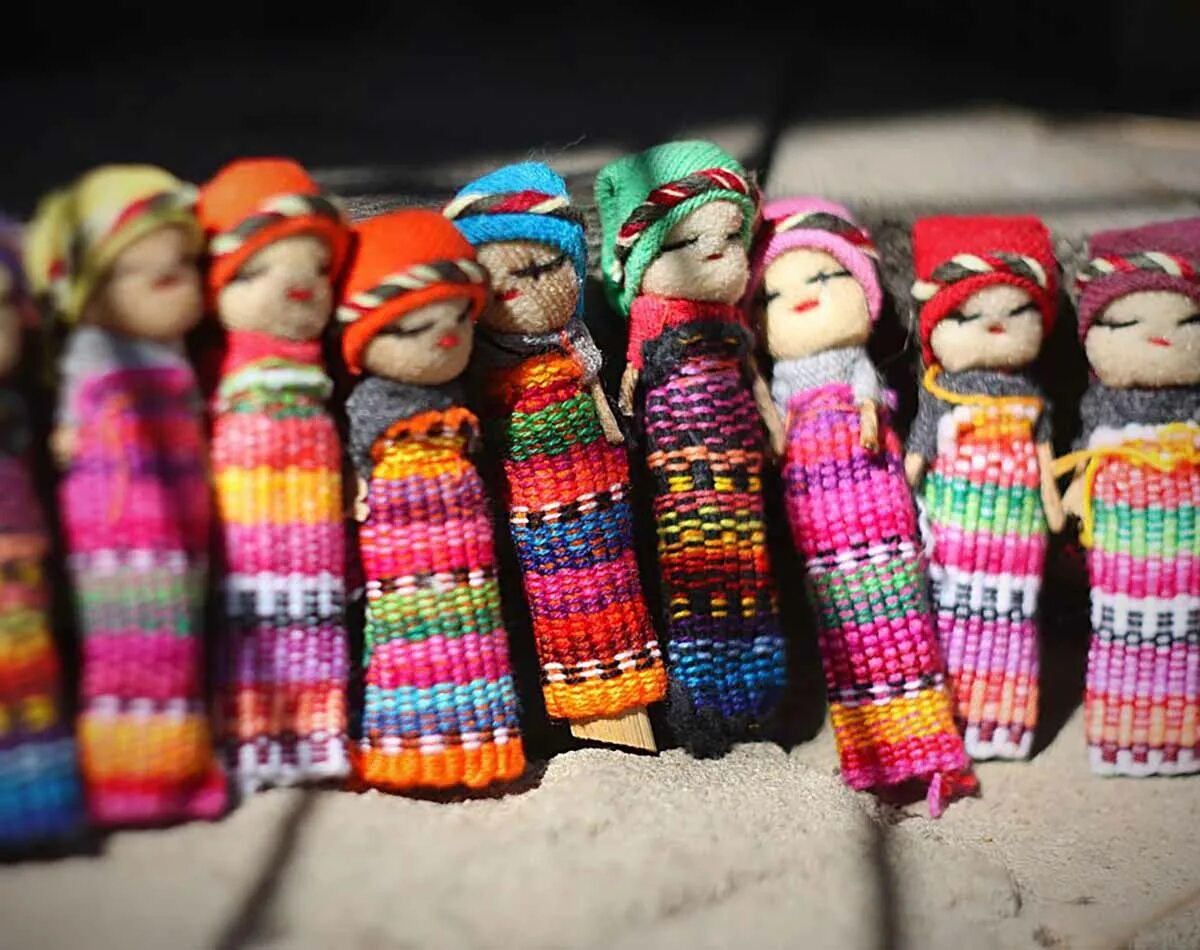 Worry Dolls Гватемала куклы утешительницы. Гватемальские куклы беспокойства. Перуанские куклы. Мексиканская кукла.