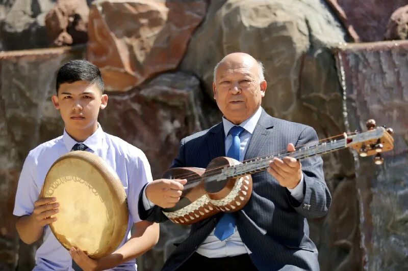 Классик кушиклар узбекча. Емчак емиш. Узбекские женщины. Кушиклар узбекча терма 2020. Классик кушиклар узбекча.