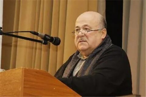 Заведующий театром