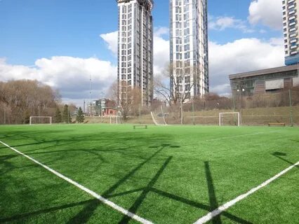 Футбольные поля в москве