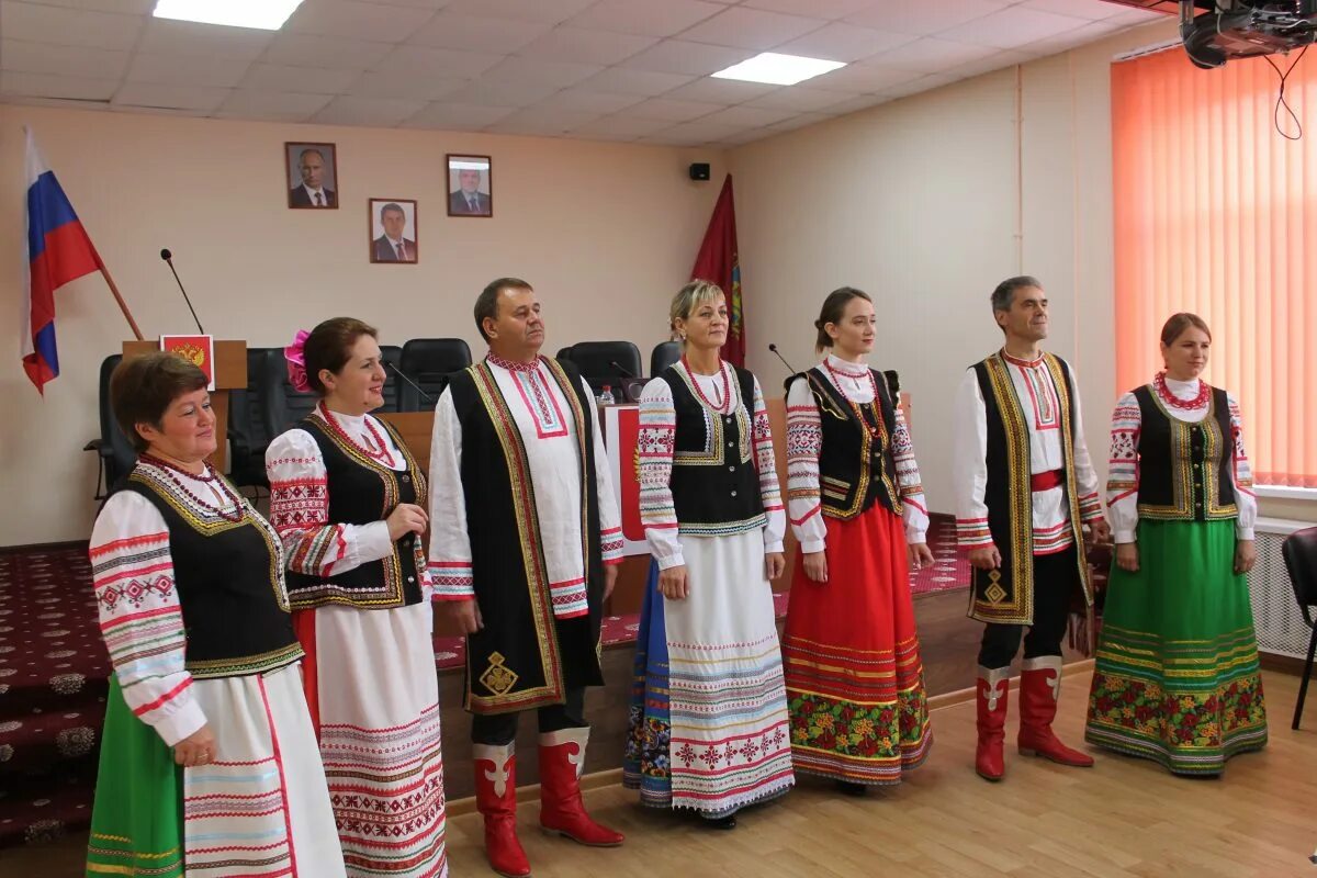 Стародуб Брянская Губерния. Стародуб Брянск гимназия. Стародуб население численность. Стародубский народный костюм