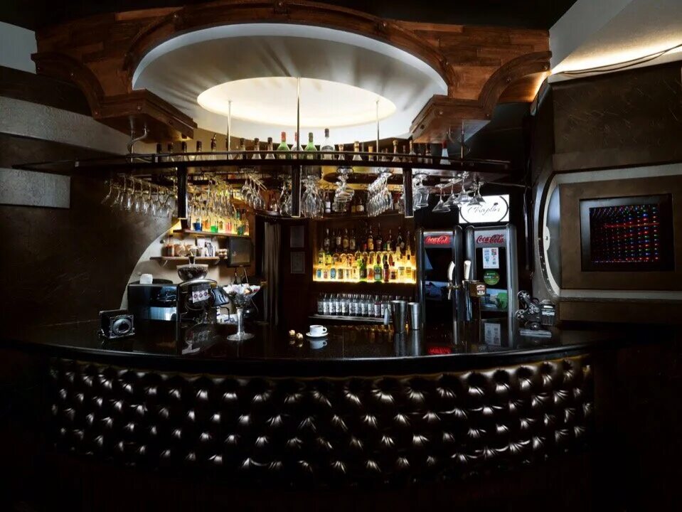 Hagen смоленск николаева. ресторан хаген смоленск. кафе чаплин смоленск. смоленск работа ресторанов. ресторан смоленская крепость смоленск.