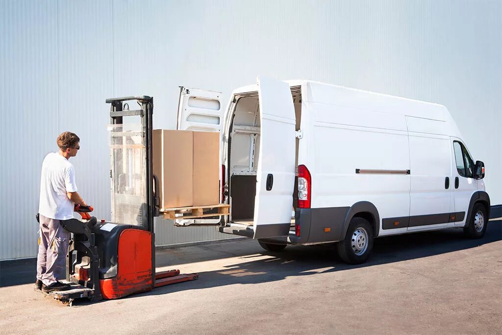 малогабаритные грузоперевозки. ситроен берлинго грузовой фургон. перевозка малогабаритных грузов. Renault master. фургон для перевозки вещей.