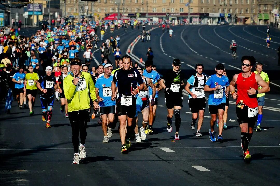 Московский полумарафон. Московский марафон 2022. Московский полумарафон кремль. Старт марафона. Бег москва.