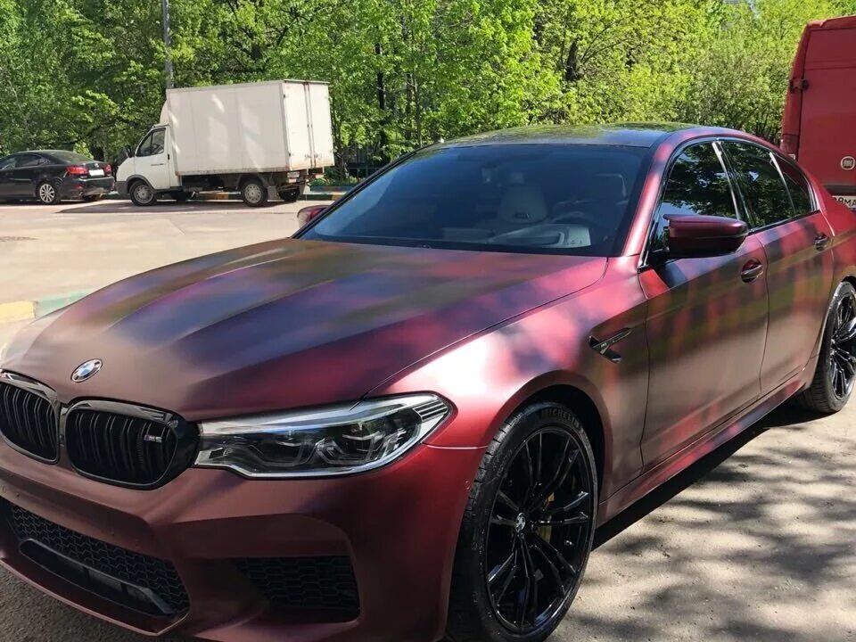 Бмв м5 ф90 цвет. BMW m5 f90 Red Matte. BMW m5 f90 Competition матовая. BMW m5 f90 2018. BMW m5 f90 Вишневая.