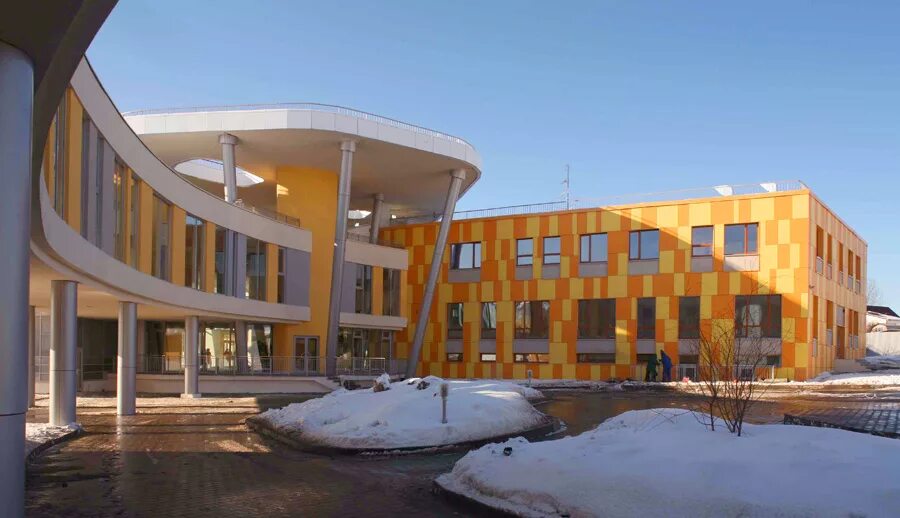 Школа интернат 80 лосиноостровская. Здание школы интерната. Школа -интернат советская улица. Школа-интернат в кожухово архитектура. Проект школы- интерната в кожухово.