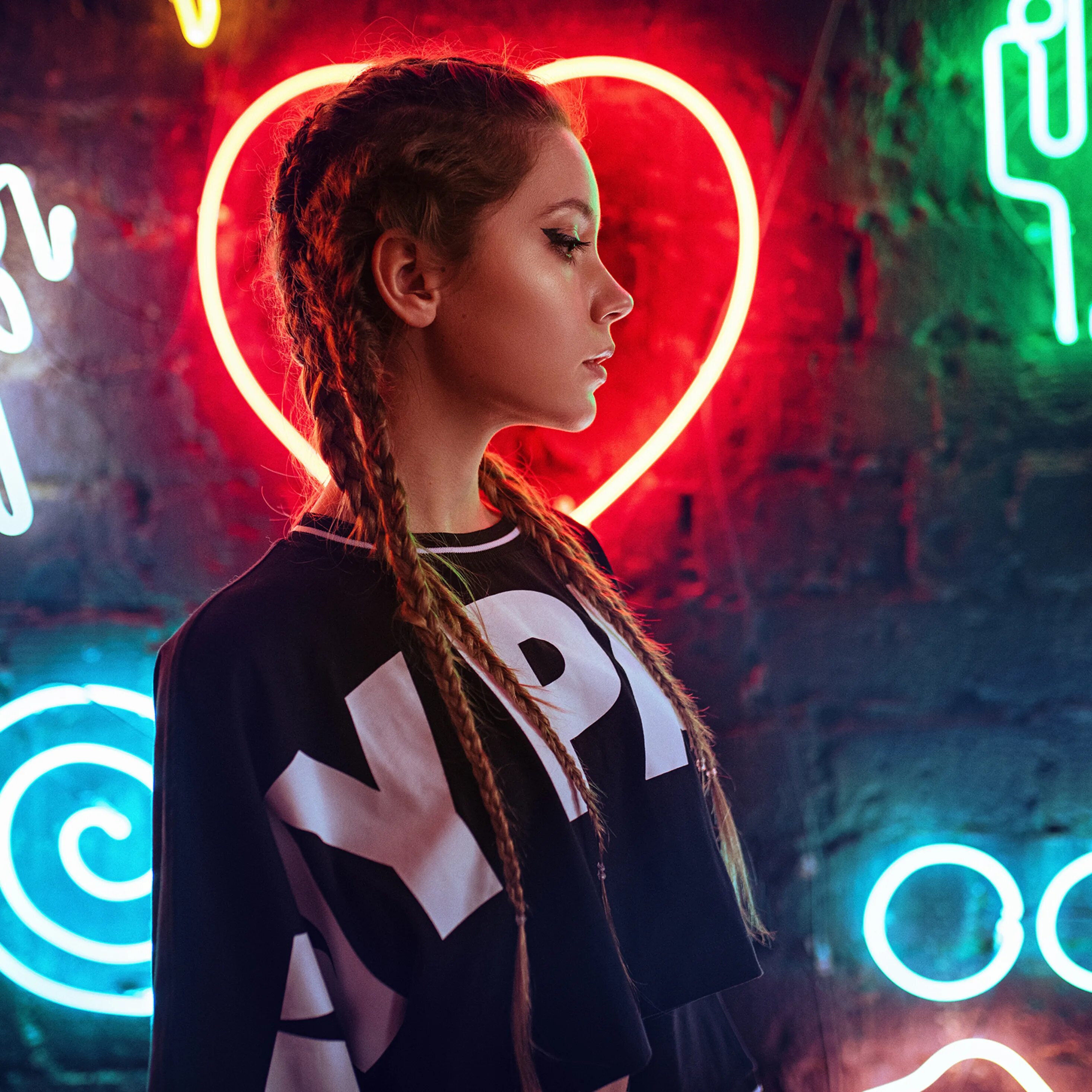 Популярные девочки из тик тока. Алина усольцева. Аниме эстетика. Девушка бунтарка на улице. Korolova dj.