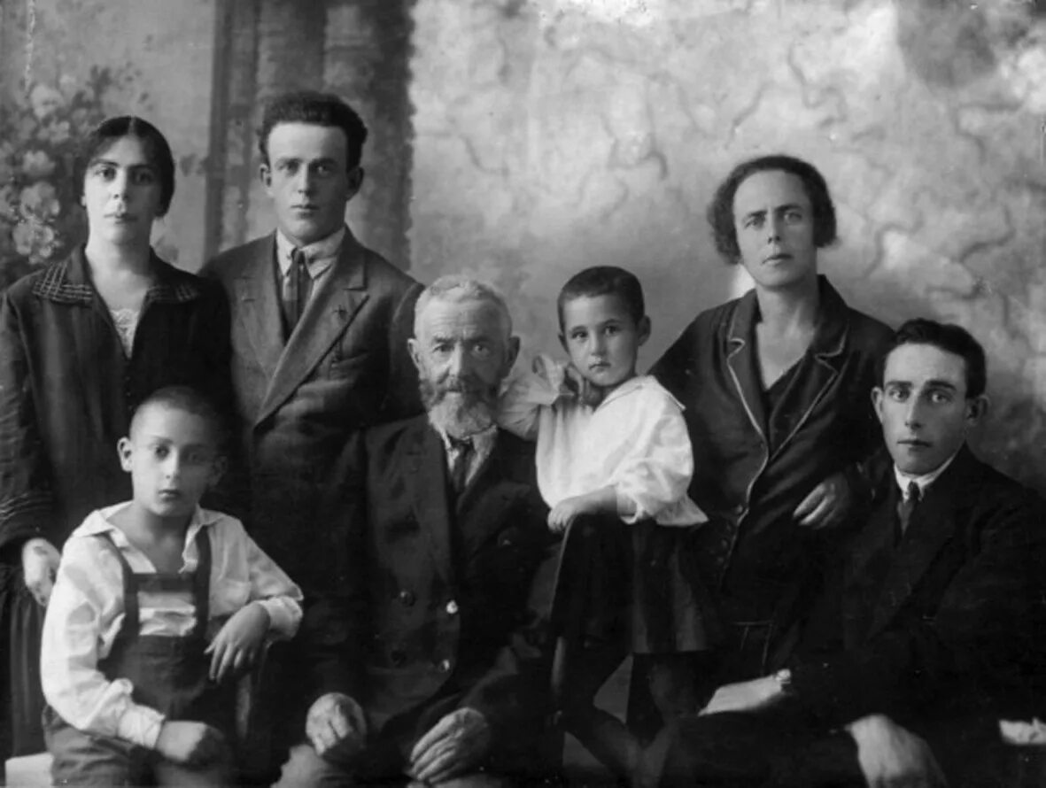 свердлов яков михайлович с семьей. семья свердловых. 1902 н. зиновий алексеевич пешков. свердлов с семьей.