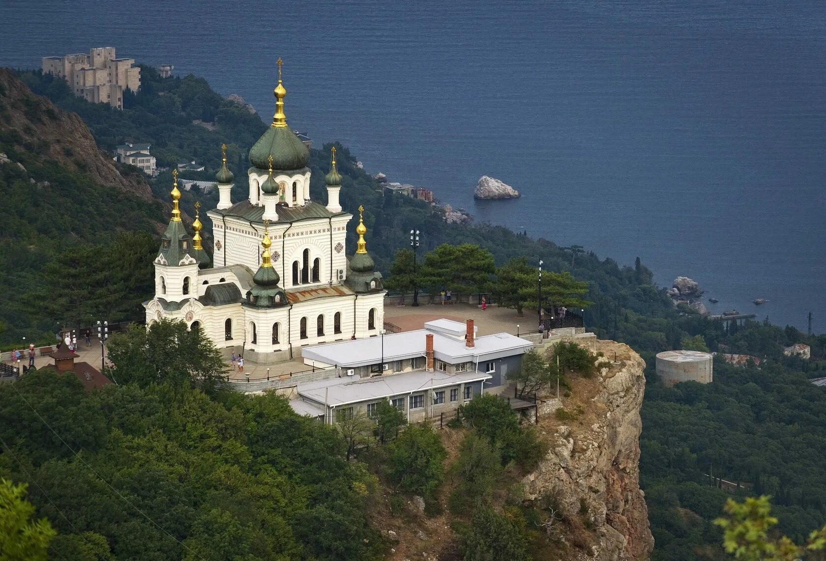 Церковь вознесения христова форос. Форосская крепость. Храм святого архистратига михаила (алупка). Храм архангела михаила крым гаспра. Форос байдарские ворота.