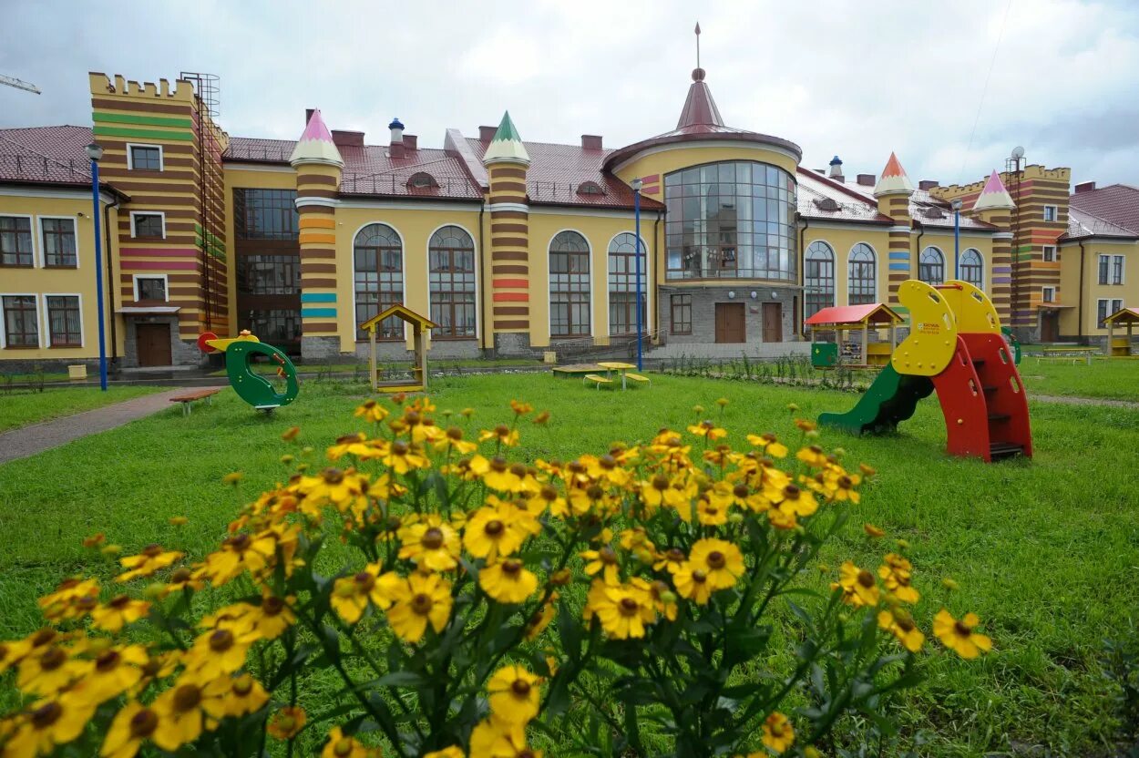 Похоже на детский сад. Детский сад сказка Тосно. Детский сад Тосно. Детский садик сказка Тосно. Город Тосно детский сад.