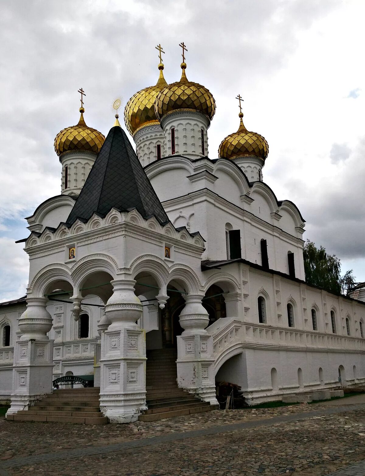 Свято-Троицкий Ипатьевский монастырь в Костроме. Ипатьевский монастырь Кострома.