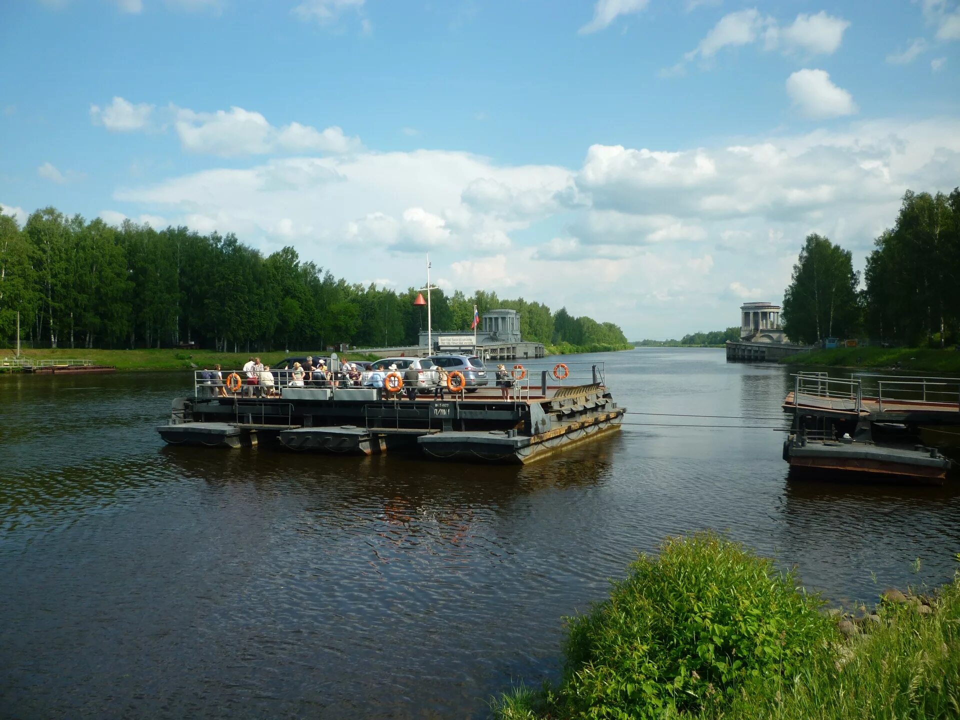 Переправа дубна. Паром Дубна Конаково. Переправа Дубна Конаково. Паромная переправа Дубна. Паром через канал им Москвы Дубна-Конаково.