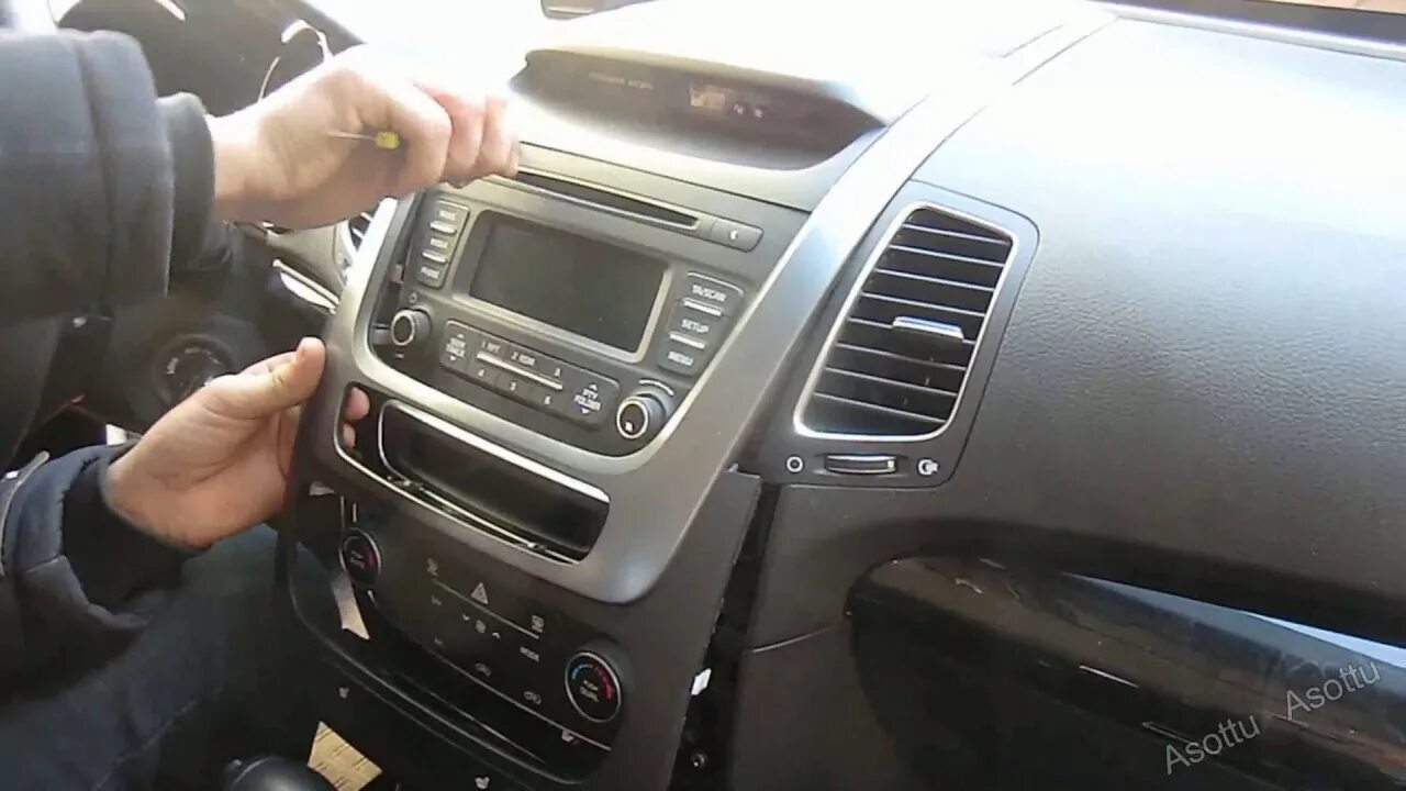 13" Как снять панель магнитолы? - KIA Sorento (2G), 2,4 л, 2015 года автозвук DR