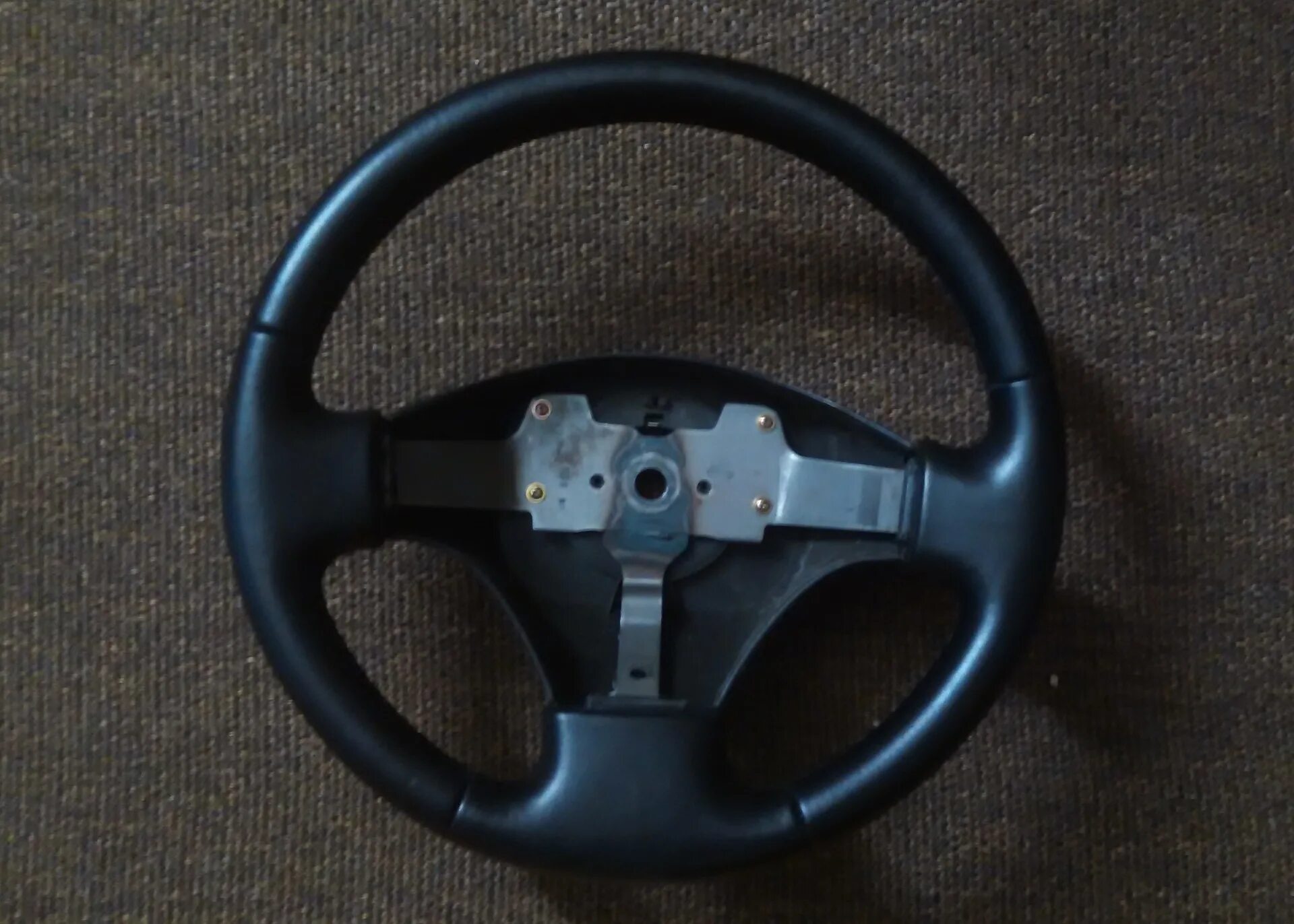 Руль мазда бонго френди. Оплётка на руль для мазда бонго френди. Руль мазда бонго френди. Руль от мазды на ваз. Руль мазда бонго.