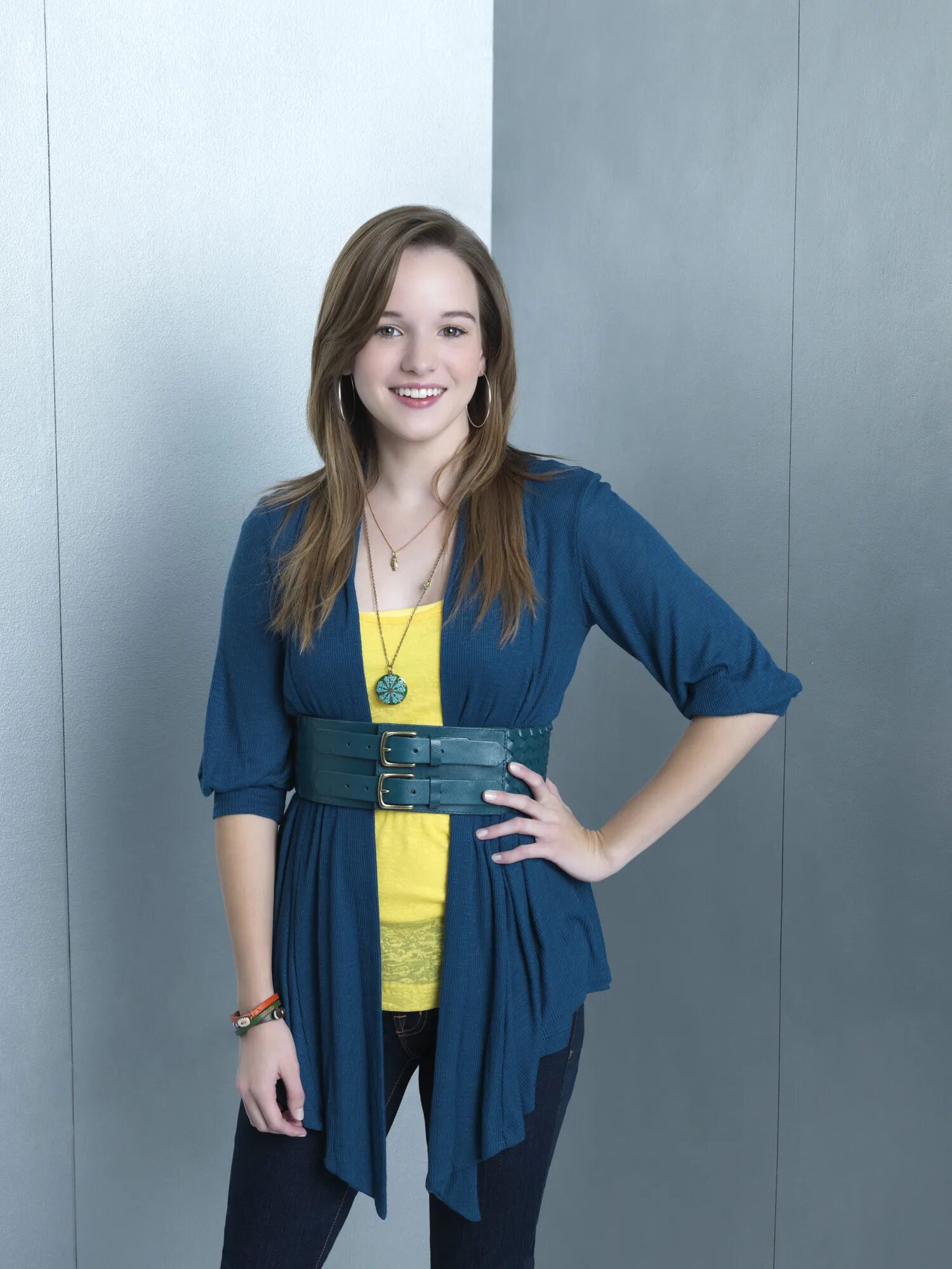 Кей панабэйкер фото. Кей панабэйкер ножки. Промоакции для детей подарки. Промо кей. Актрисы необыкновенная семейка.