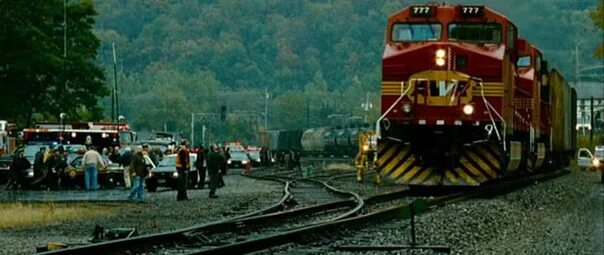 Электричка 60 х годов. Инцидент с csx 8888. 2001 год поезд. Бронепоезд амур в чечне. 2001 год поезд.