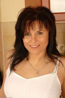 Linette crown