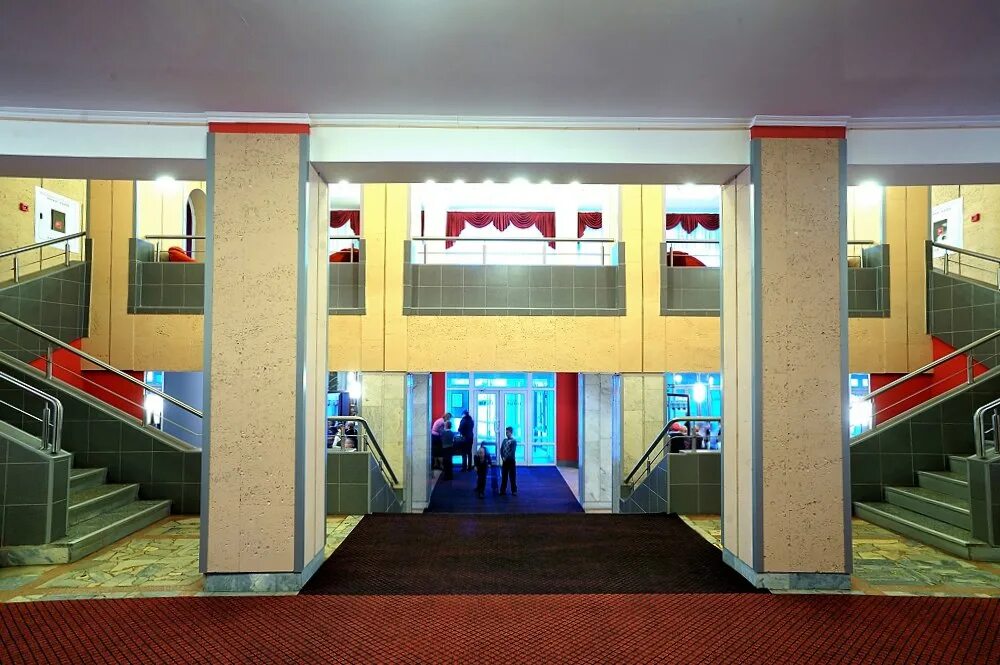 Новый театр минск. Новый театр лизы чайкиной. Московский новый драматический театр ул. Новый театр лизы чайкиной. Театр мдт тольятти.