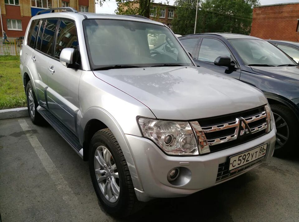 Паджеро 2011 отзывы. Мицубиси паджеро 2010 года. Паджеро 4 2011. Pajero о578тт 174. Паджеро 3 черный.