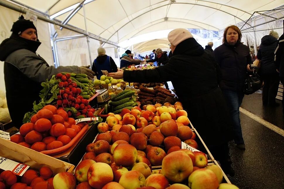 Ярмарка Северное Бутово. Продуктовый рынок. Рынок выходного дня. Овощной рынок в Москве. Москва рынки овощей