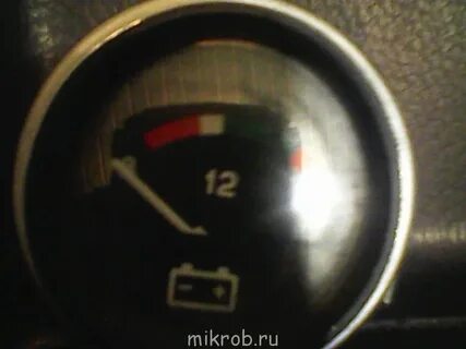 Стрелка вольтметра