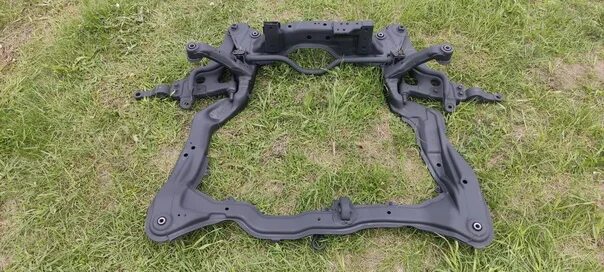 7. Подрамник hyundai sonata ef. Подрамник хендай соната тагаз 2. Подрамник соната еф. Подрамник соната тагаз.