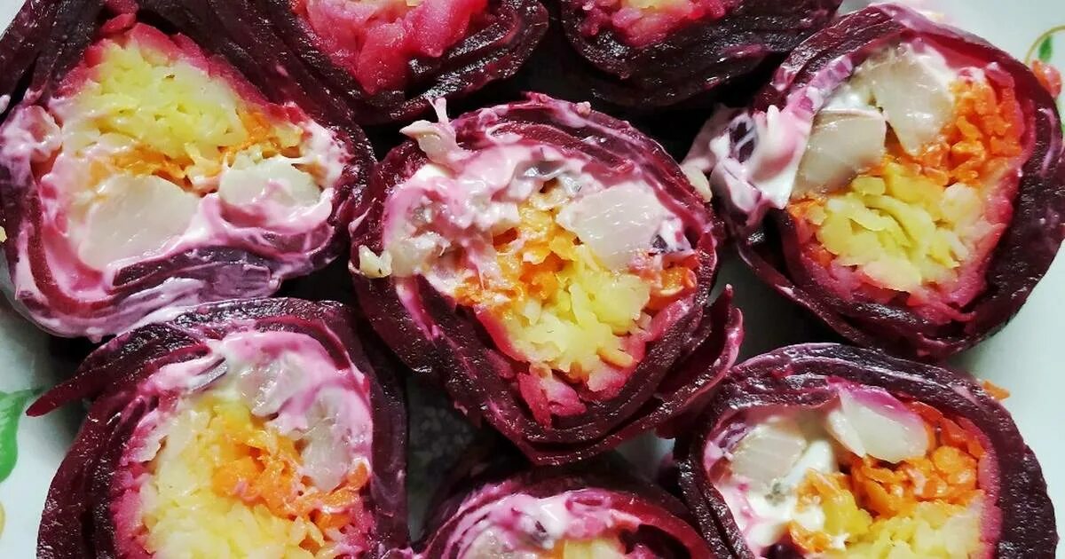 ролл под шубой. роллы селедка под шубой с нори. роллы селедка под шубой. селёдка под шубой роллы без нори. роллы сельдь под шубой.