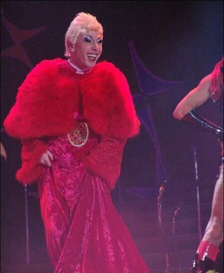 Песков пародия. Песков концерт. Песков концерт. Пародист песков в образе. Песков концерт.